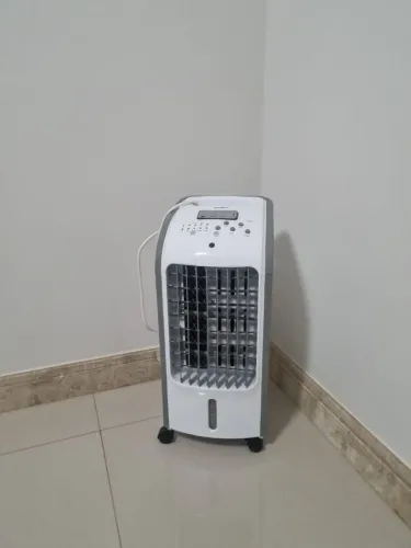 VENDE SE UM CLIMATIZADOR 220 W telefone (38)99979_6998