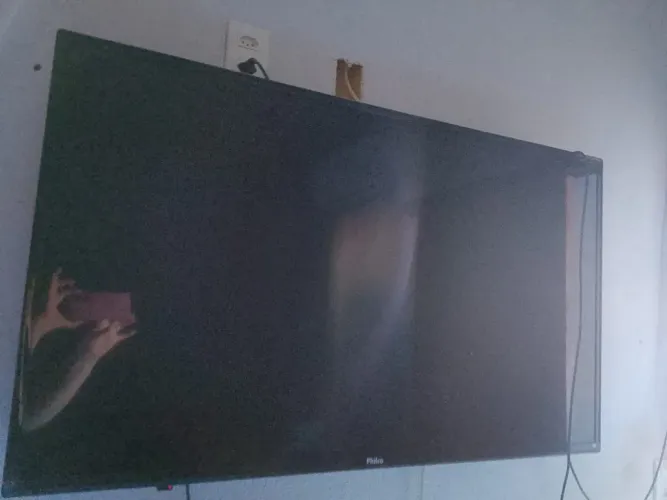 Tv Philco 49 polegadas. Não é Smart.