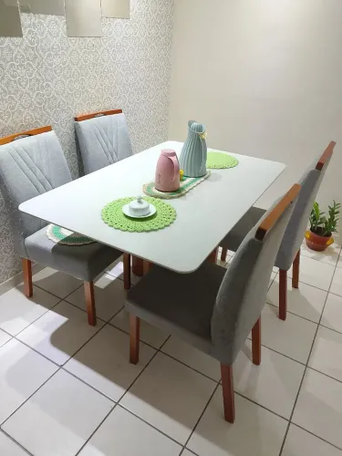Mesa de Jantar 4 Cadeiras