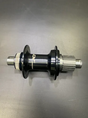 Cubo traseiro - Shimano Deore XT