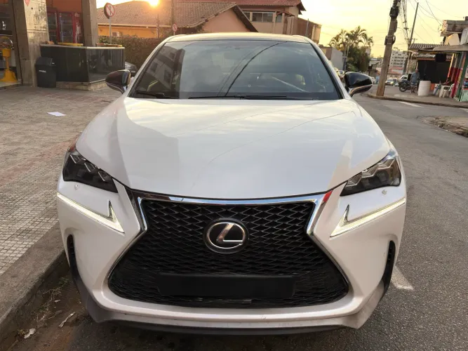 Lexus NX-200T F-sport 2.0 16V 238cv Aut. 2016