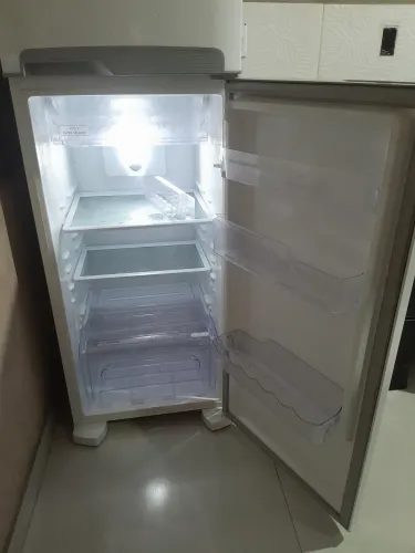 Geladeira frosfree 370 litros continental