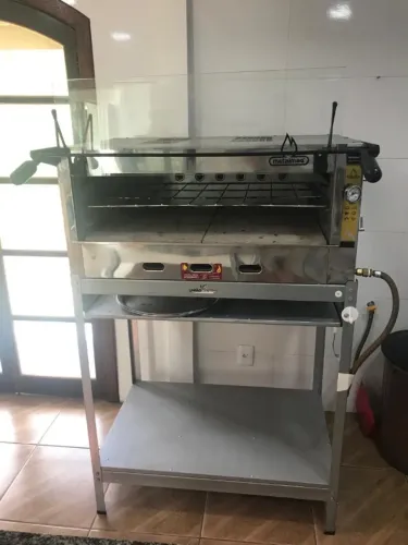 Forno a Gás e Cilindro de Massa
