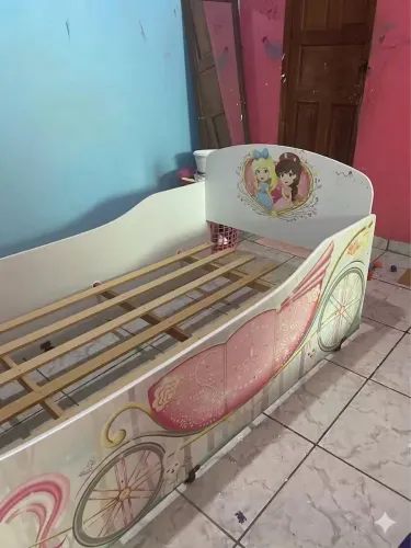 Cama infantil sem colchão 