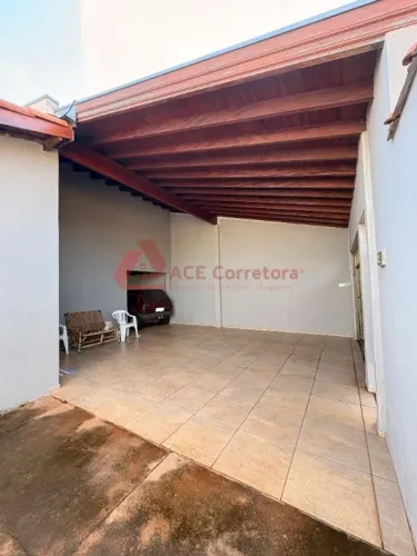 Casa com 2 Dormitórios e Garagem para 3 Carros