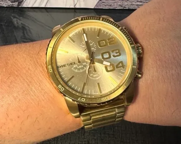 Relógio Diesel Mega Chief DZ4370 Dourado Original 59mm