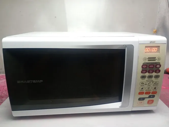 microondas Brastemp ative 31 litros funcionando perfeitamente sem ferrugem