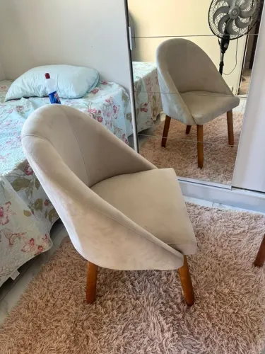 Conjunto mesa e poltrona