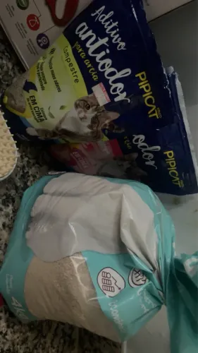 Areia ,anti odor ,pacotes de ração 