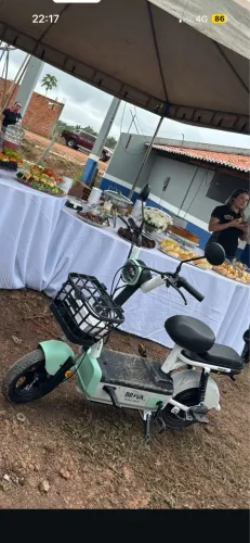 Moto elétrica autopropelida da marca Brava Electric