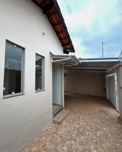 CASA A VENDA EM VIANA SEDE
