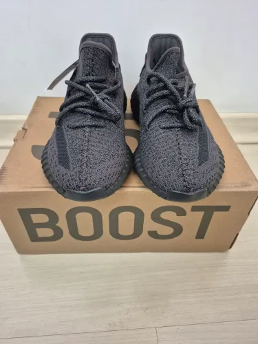 Tênis Adidas Yeezy Boost 350 NOVO tamanho 36