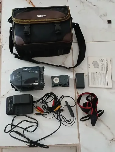 Filmadora JVC Compact VHS + Acessórios + Bolsa Nikon | Kit Completo