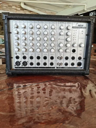 Equipamento de som ideal para igrejas e eventos.