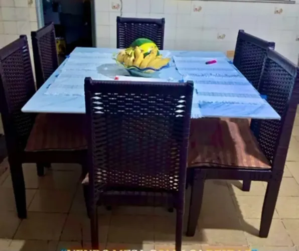 Mesa de Vidro com 6 cadeiras