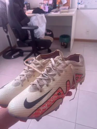 Chuteira Air Zoom Profissional Usada - Trava de Alumínio - Tam. 41