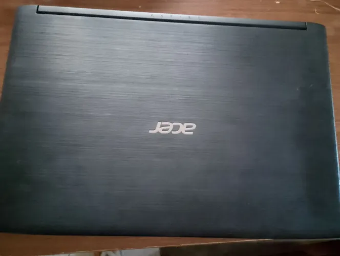 Vende se notebook acer