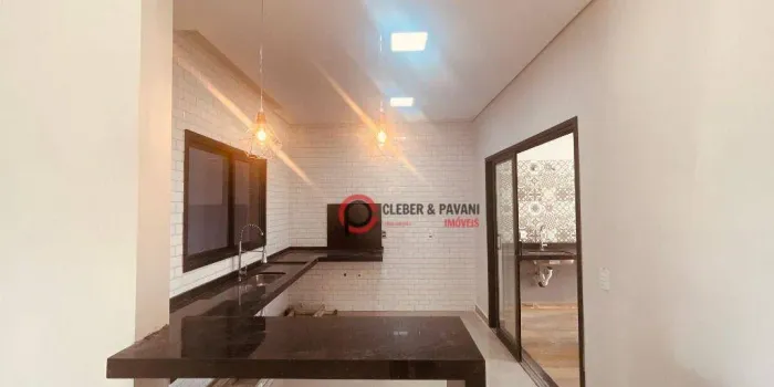 Casa para venda no condomínio Helena Maria