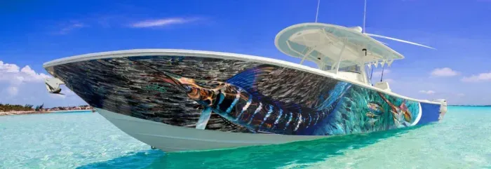 Instalação de adesivos em veículos e barcos