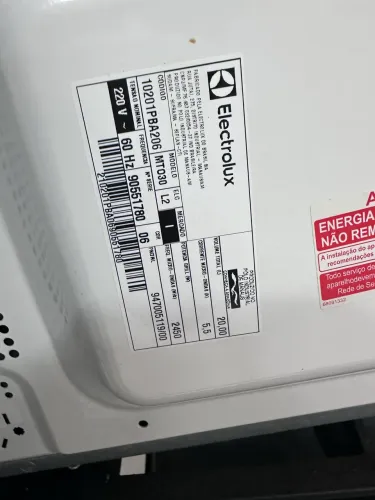 micro-ondas Electrolux MEF30, com 20 litros, 220 V