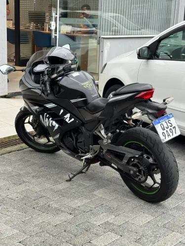 Kawasaki Ninja 300 baixa km