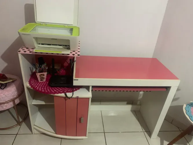 Vende se escrivaninha 