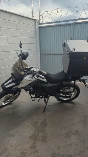 SHI 175 CDI 2024 + BAÚ - PRONTA PARA TRABALHAR