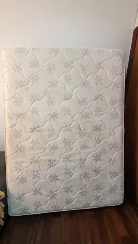 Colchão casal Umaflex *Aceito proposta*