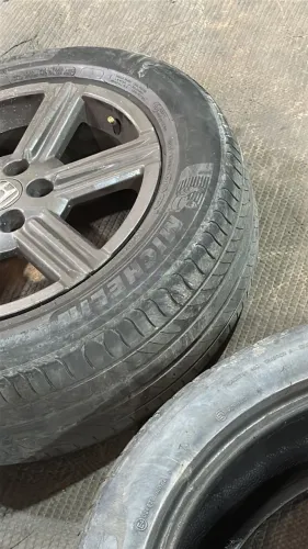 Pneus semi novos