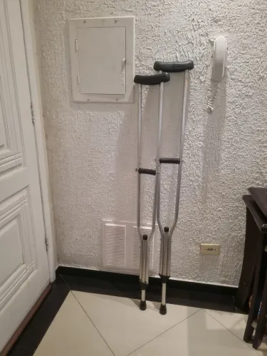 Muletas ortopédicas ajustáveis