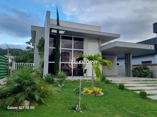 Casa com 3 dormitórios à venda, 195 m² por R$ 800.000,00 - Ubatiba - Maricá/RJ