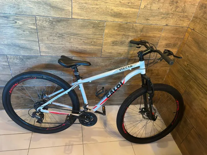 Bicicleta muito boa com nota fiscal 