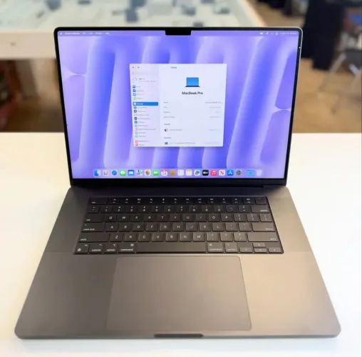 M3 Max & MacBook Pro 16INCH 