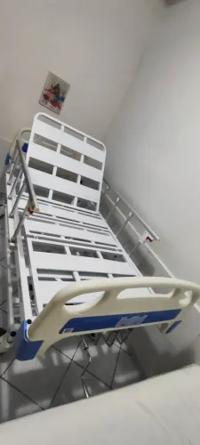 Cama hospitalar com colchão incluso