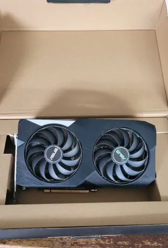 Placa de Video Radeon RX 600 XT 8GB