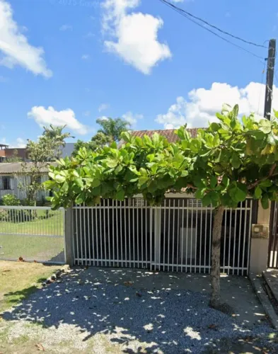 Casa no litoral paranaense 
