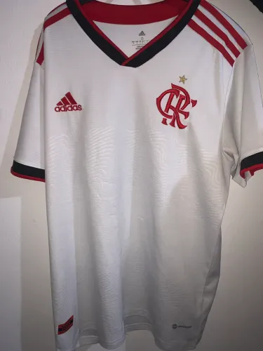 camisa branca do Flamengo é o modelo away da Adidas 2022/2023