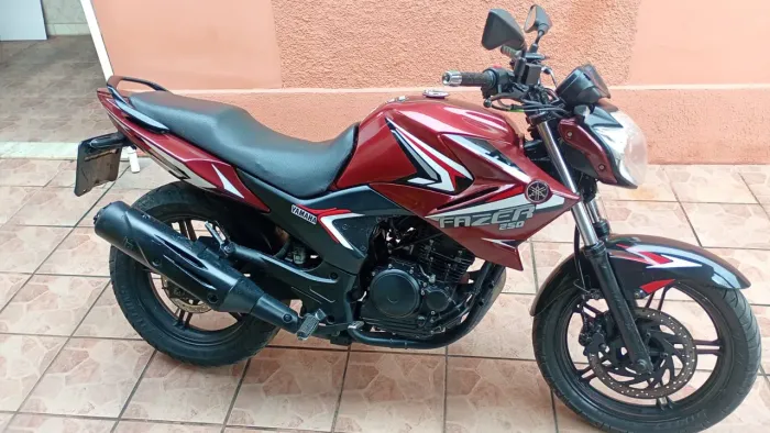 Vendo moto 2026 vistoriada,77 km, no nome do meu esposo. 9.500