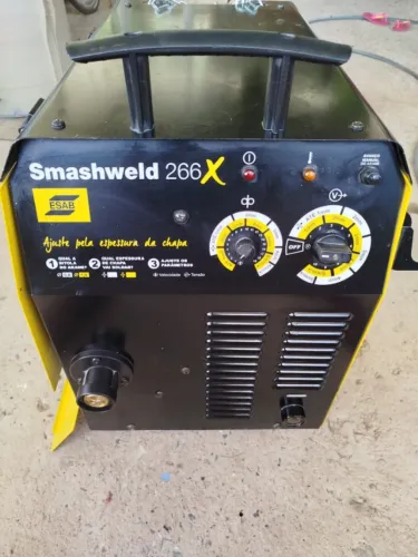 Máquina De Solda Mig/mag Smashweld 266x 250a à 100% 220/380v Esab