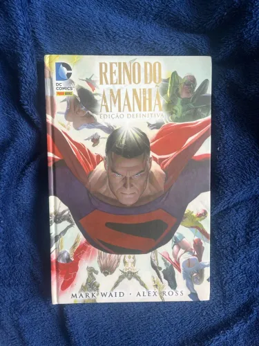 Hq capa dura Reino do Amanhã
