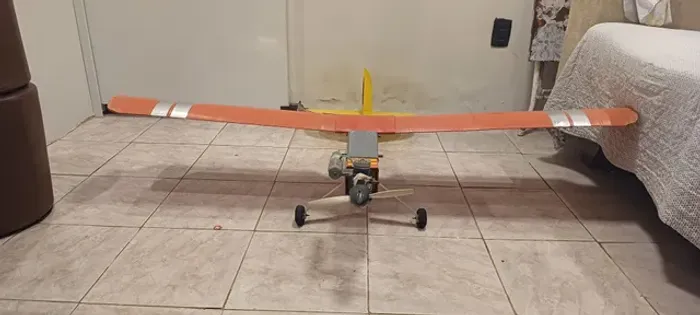 Aeromodelo pastinha combustao