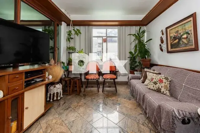 Apartamento - / Residencial / Copacabana