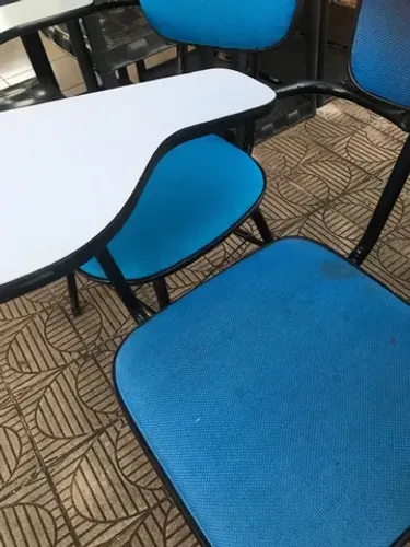 Cadeira universitária 