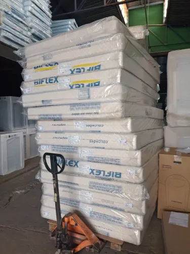 Colchão casal espuma D 33 selado 