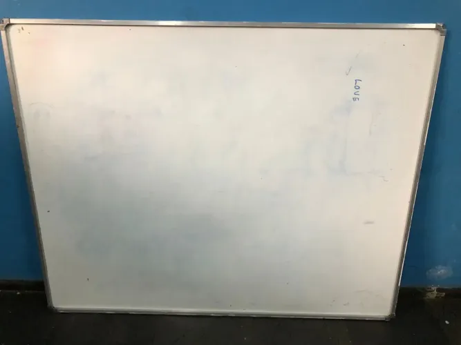 Quadro branco para escritório ou estudo R$ 150,00 cada 