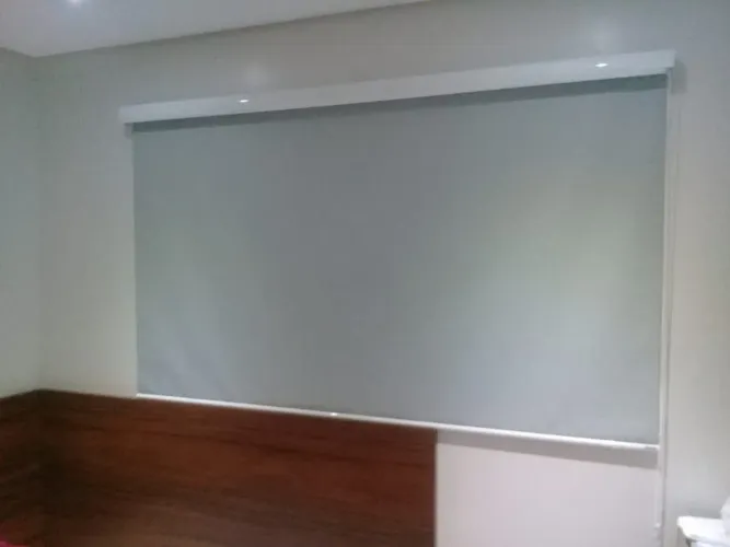 Persiana Rollo com galeria sob medida 