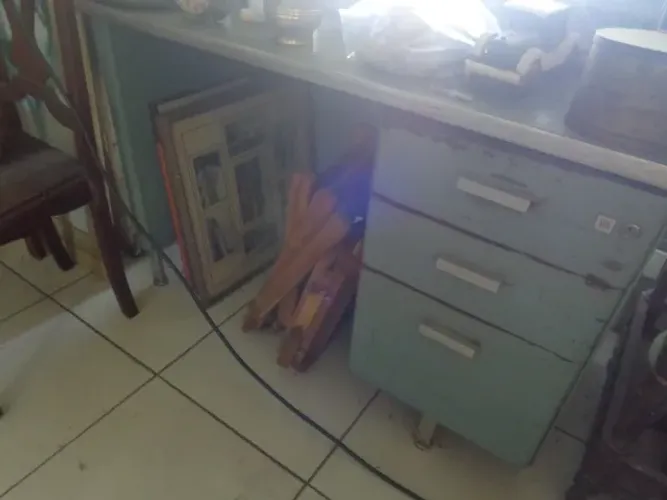 escrivaninha antiga de ferro e aluminio retro vintage grande