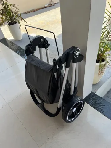 Carrinho de Bebê - Bebê Conforto