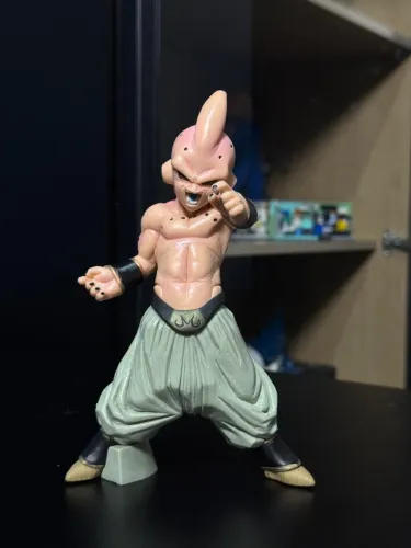Majin boo com mais de 21 centímetros 