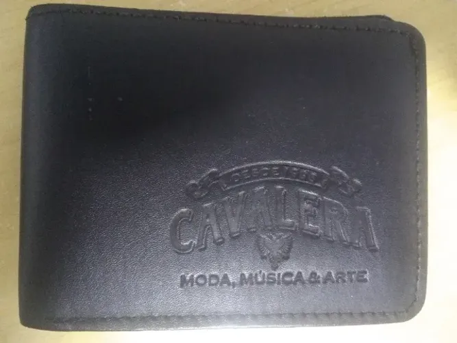 Carteira de bolso. Marca: Cavalera